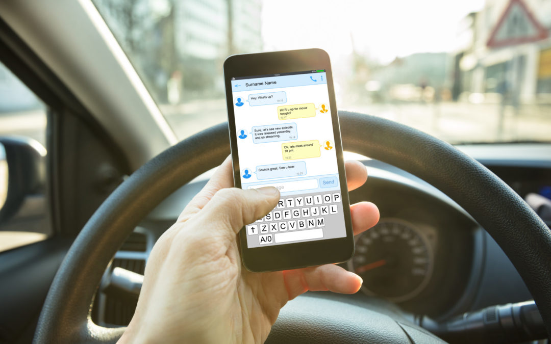 Understanding Illinois’ Cell Phone and Texting While Driving Laws